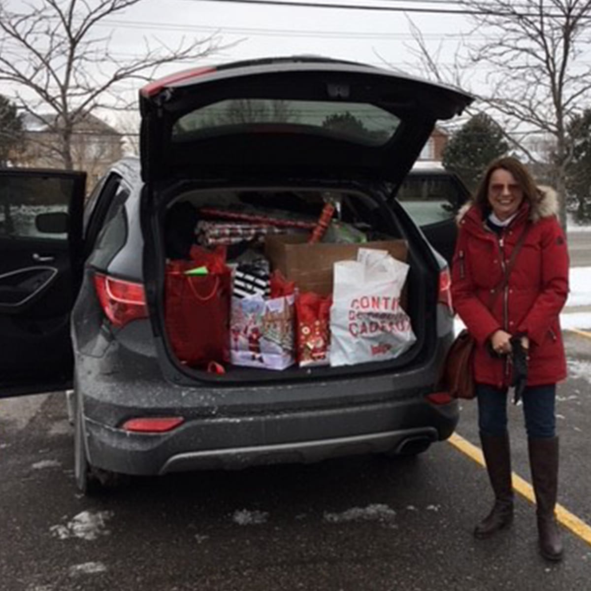 Dons du bureau d'Oakville pour une organisation caritative communautaire